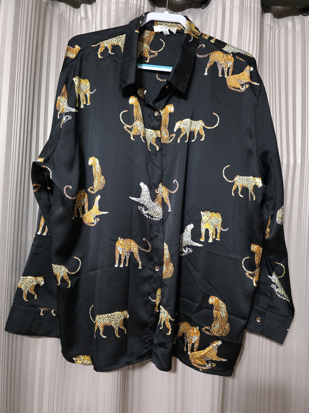Black Leopard Print Long-Sleeve Shirt
